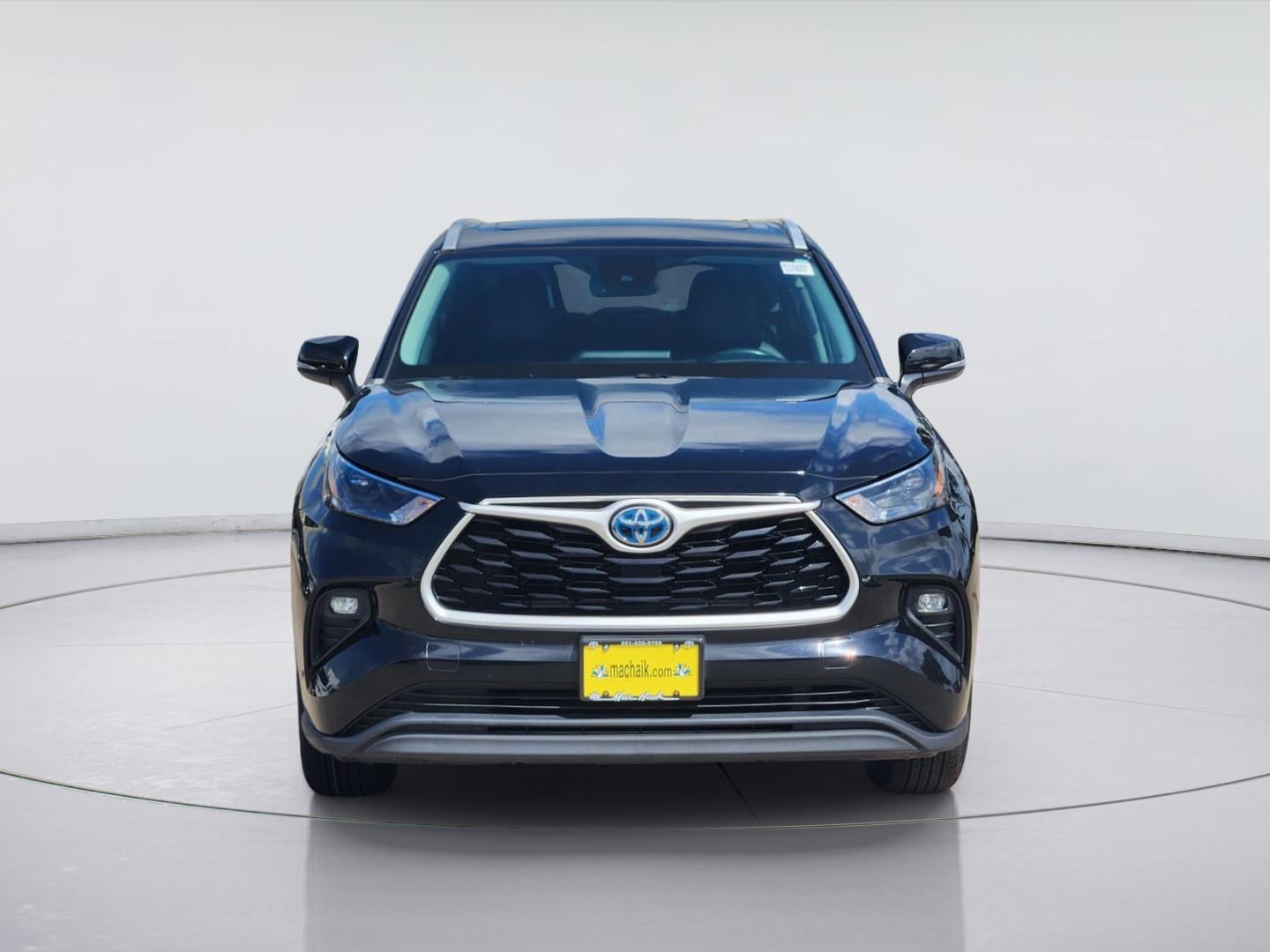 2023 Toyota Highlander Hybrid — side profile view