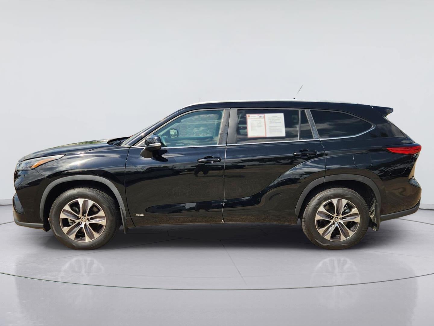 2023 Toyota Highlander Hybrid — interior view