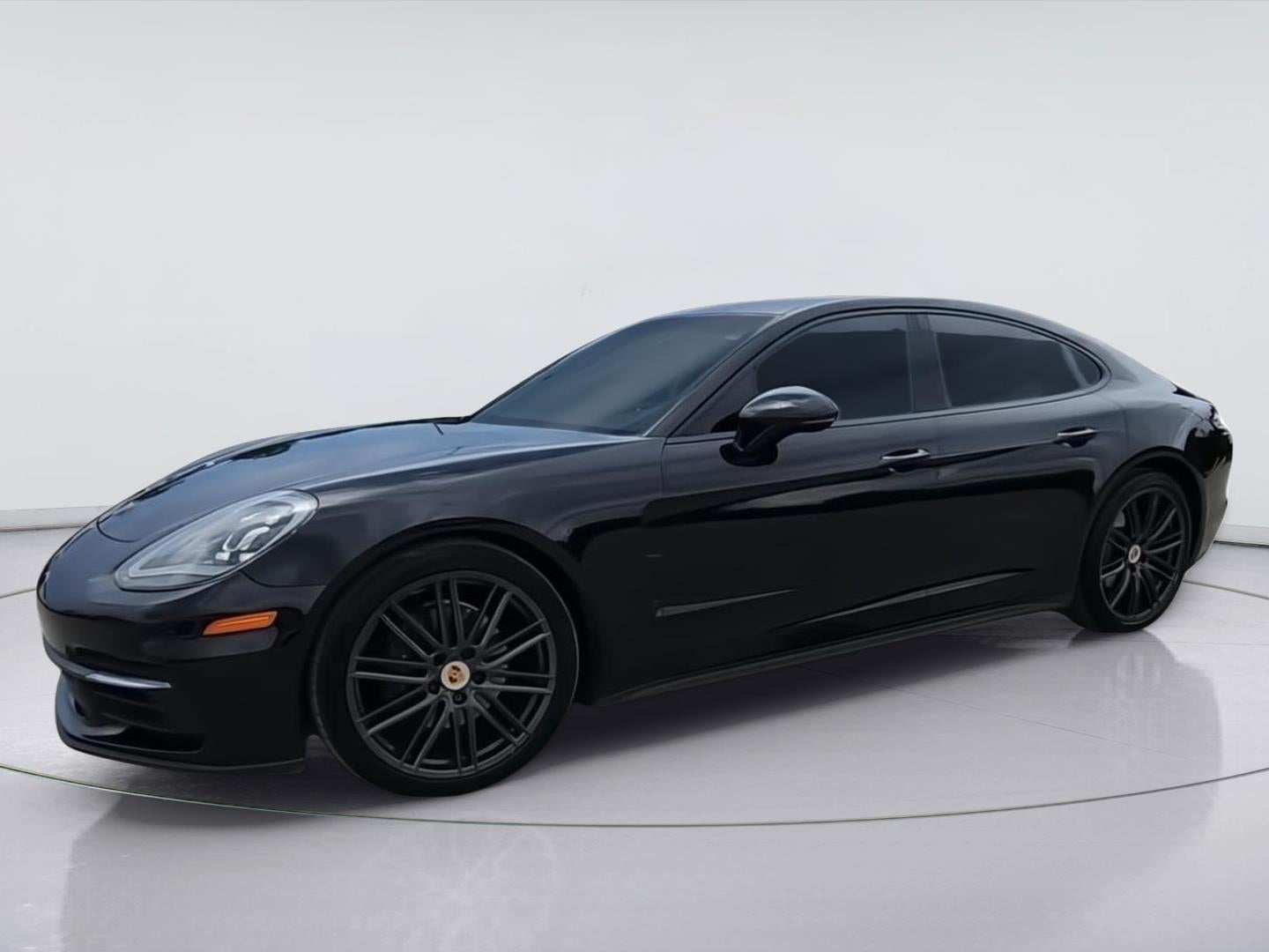 2018 Porsche Panamera — interior view