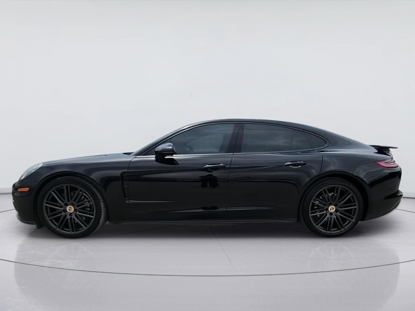 2018 Porsche Panamera — detail view