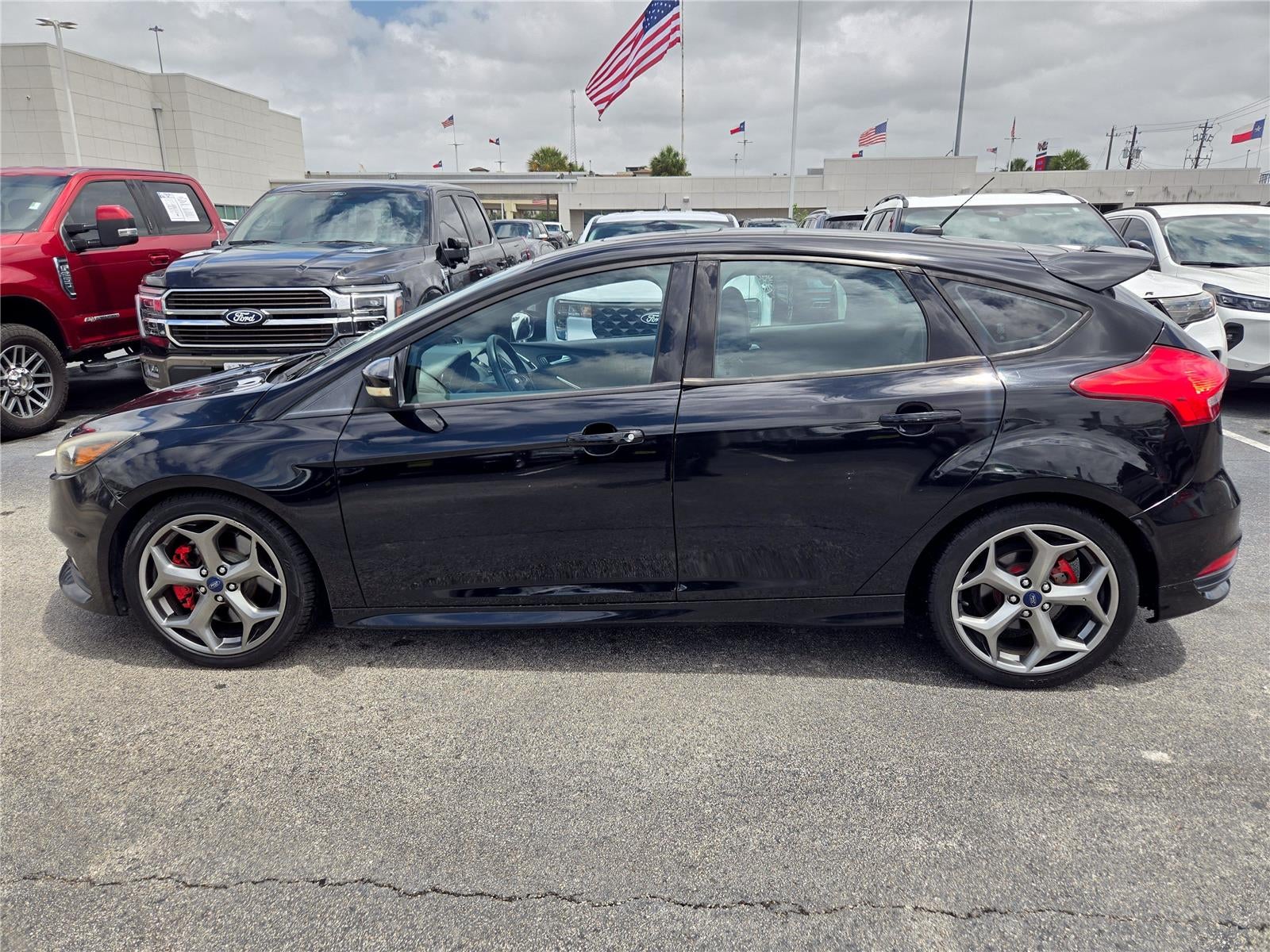2017 Ford Focus — detail view