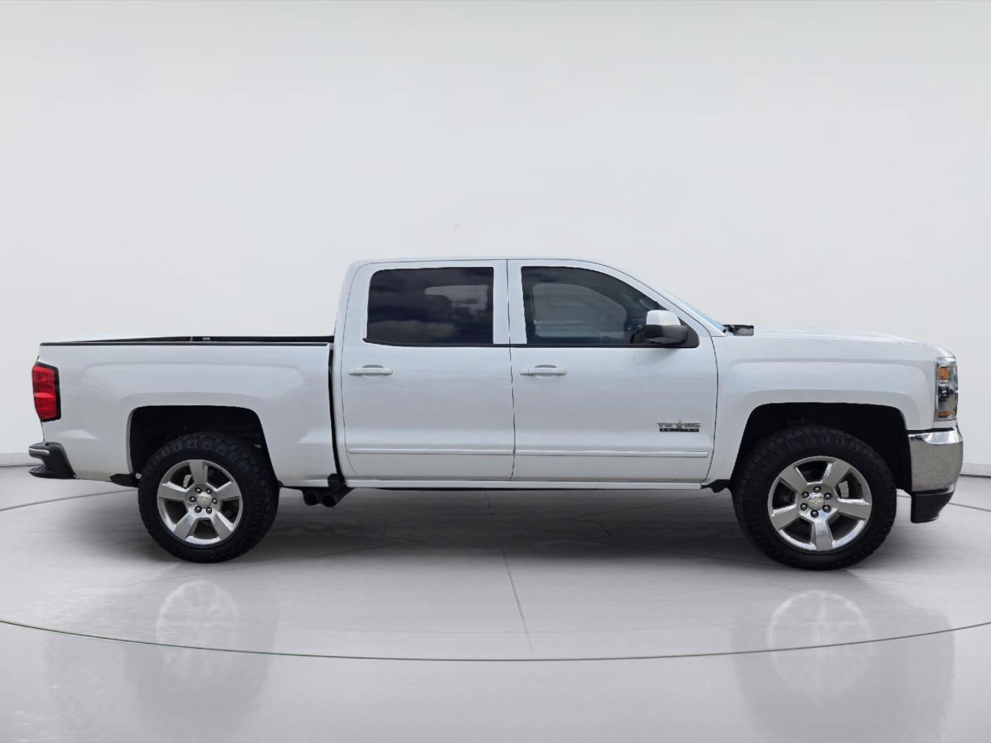 2018 Chevrolet Silverado 1500 — interior view