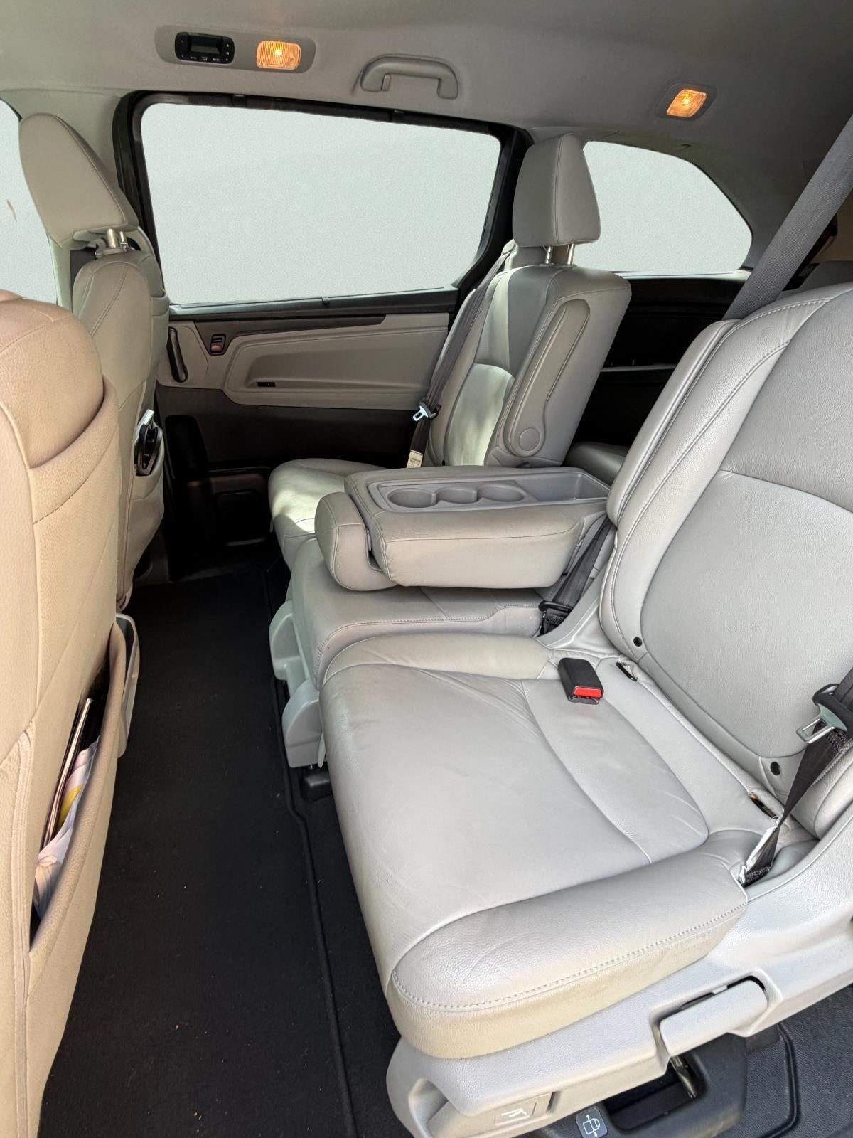 2019 Honda Odyssey — interior view