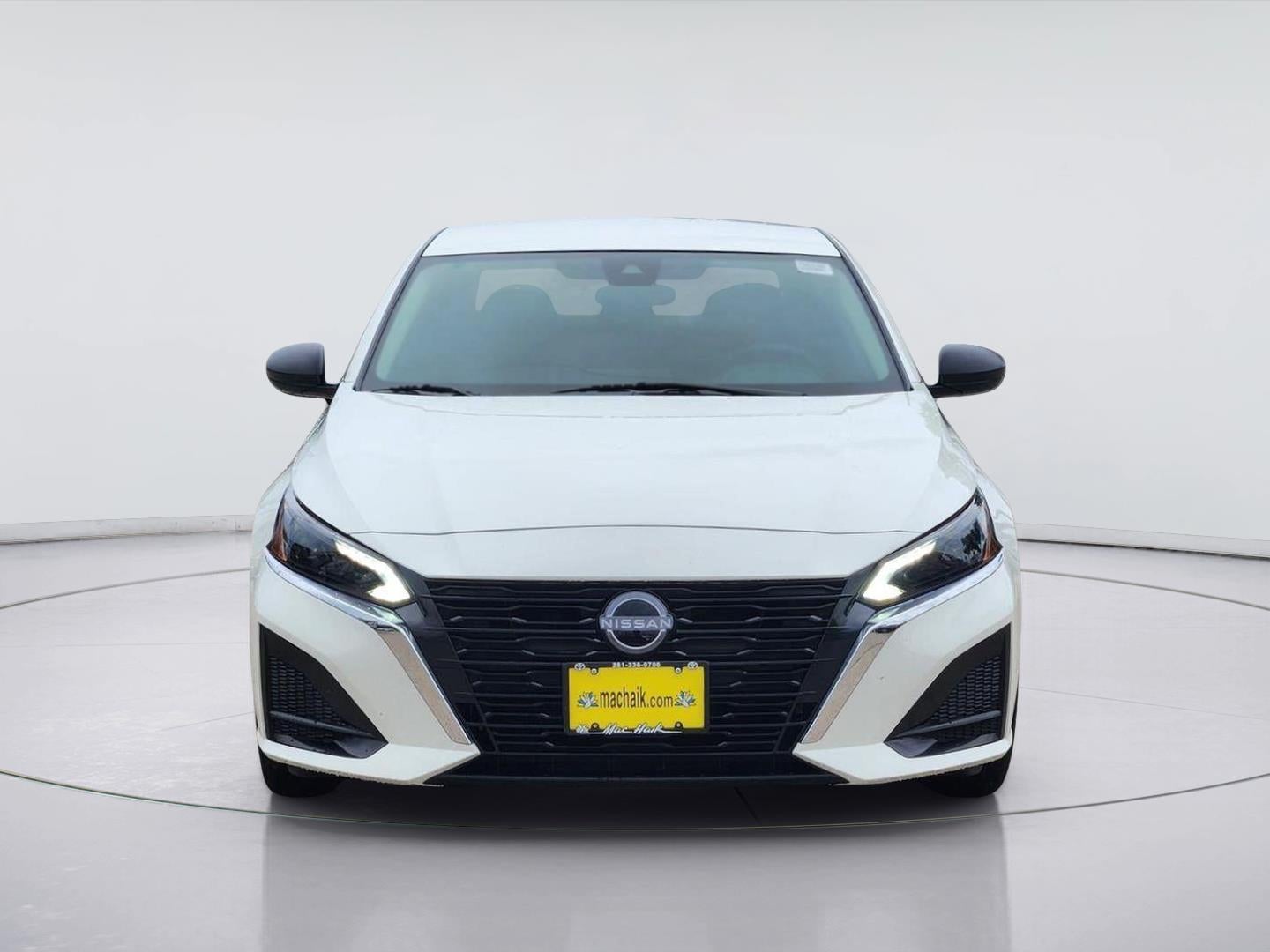 2025 Nissan Altima — side profile view