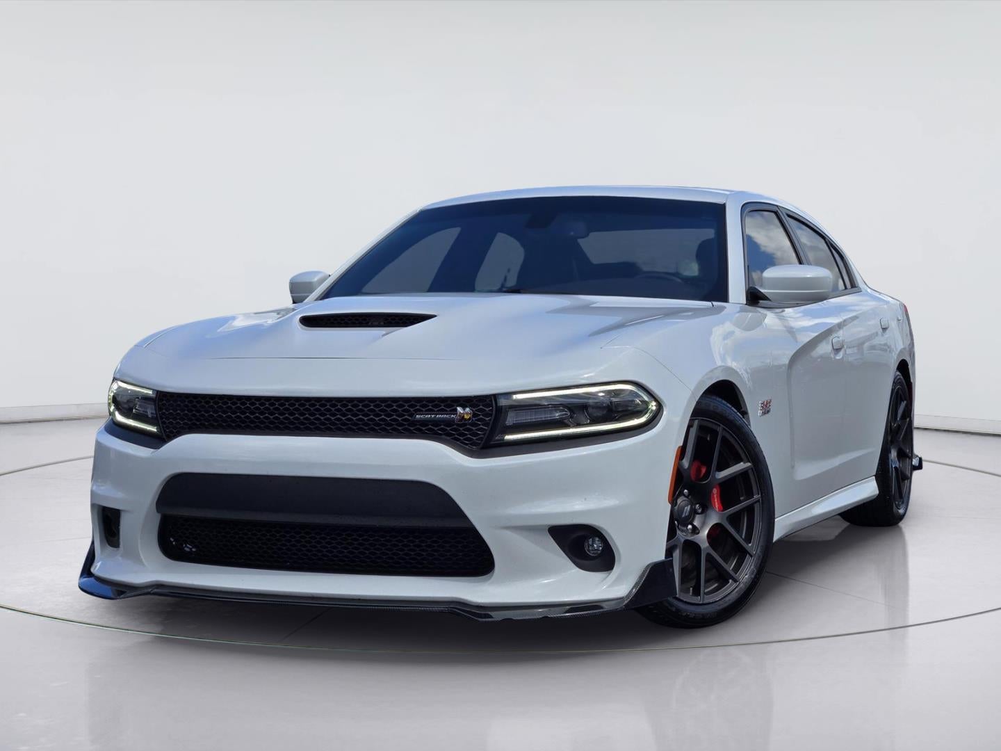 2017 Dodge Charger R/T Scat Pack in White Knuckle Clearcoat — front three-quarter view
