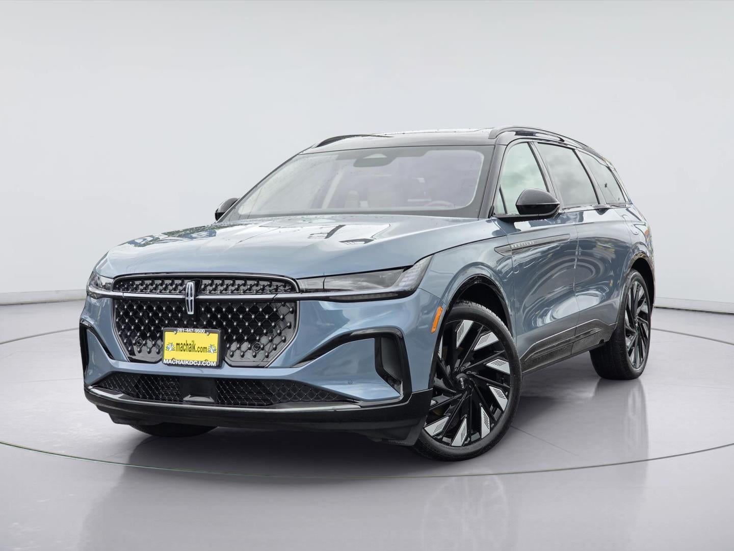 2025 Lincoln Nautilus Reserve in Whisper Blue Metallic Clearcoat — front three-quarter view