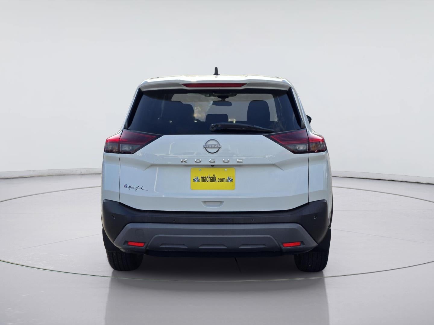 2022 Nissan Rogue — detail view
