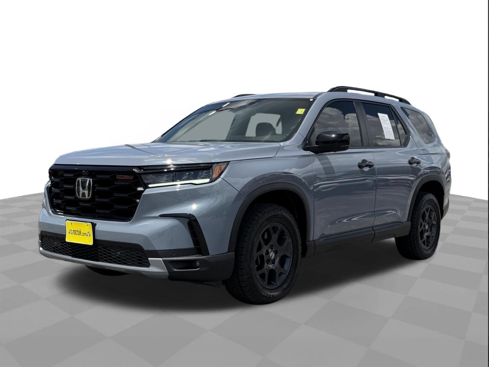 2025 Honda Pilot TrailSport in Sonic Gray Pearl — front three-quarter view
